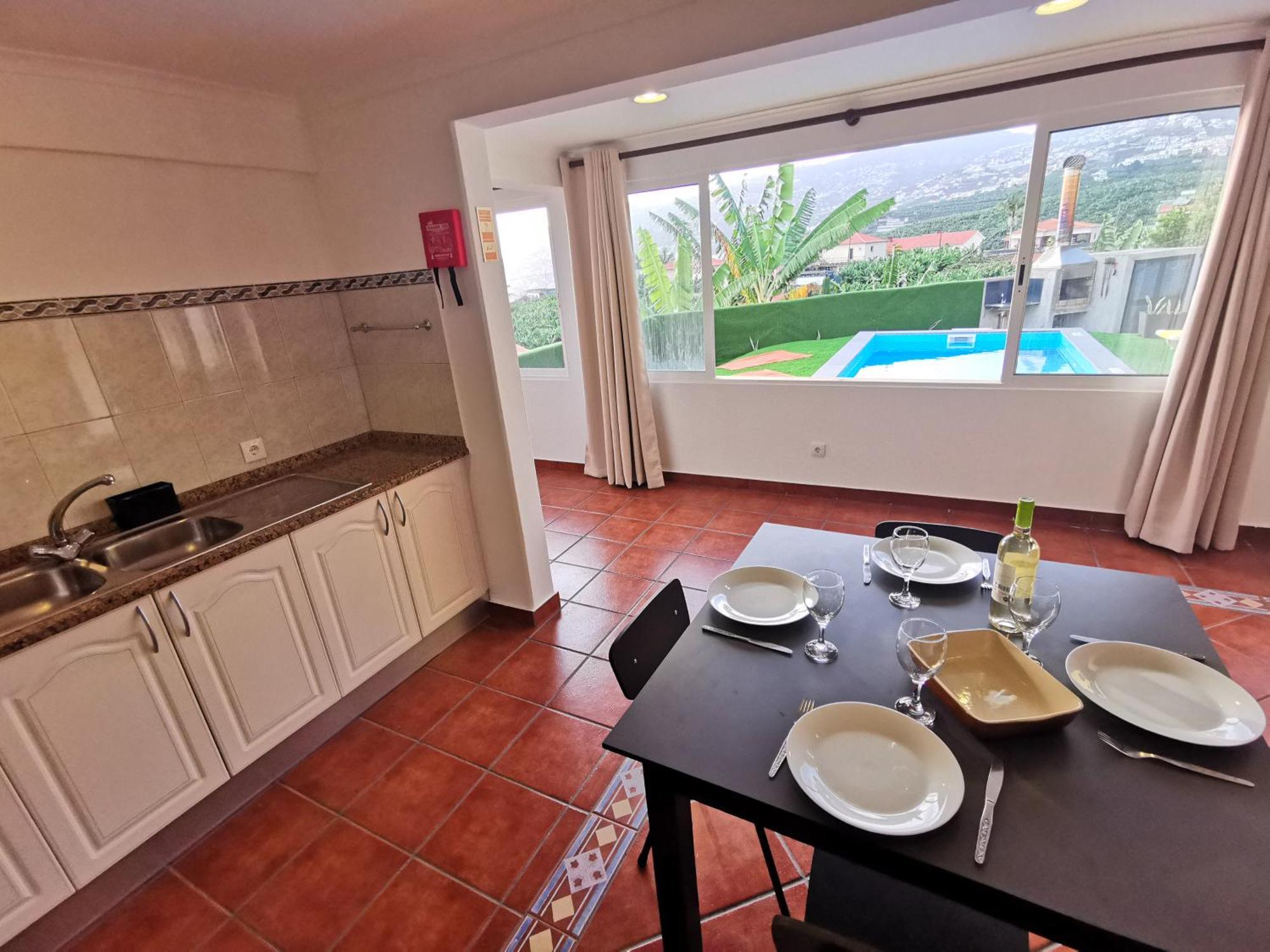 Casa Dos Avos With Pool In Vakantiehuis